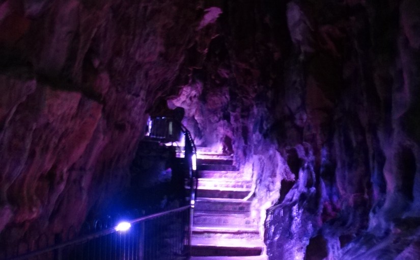 Retirees Go Abroad – Ordinary Lives living in the UK – Poole’s&nbsp;Cavern